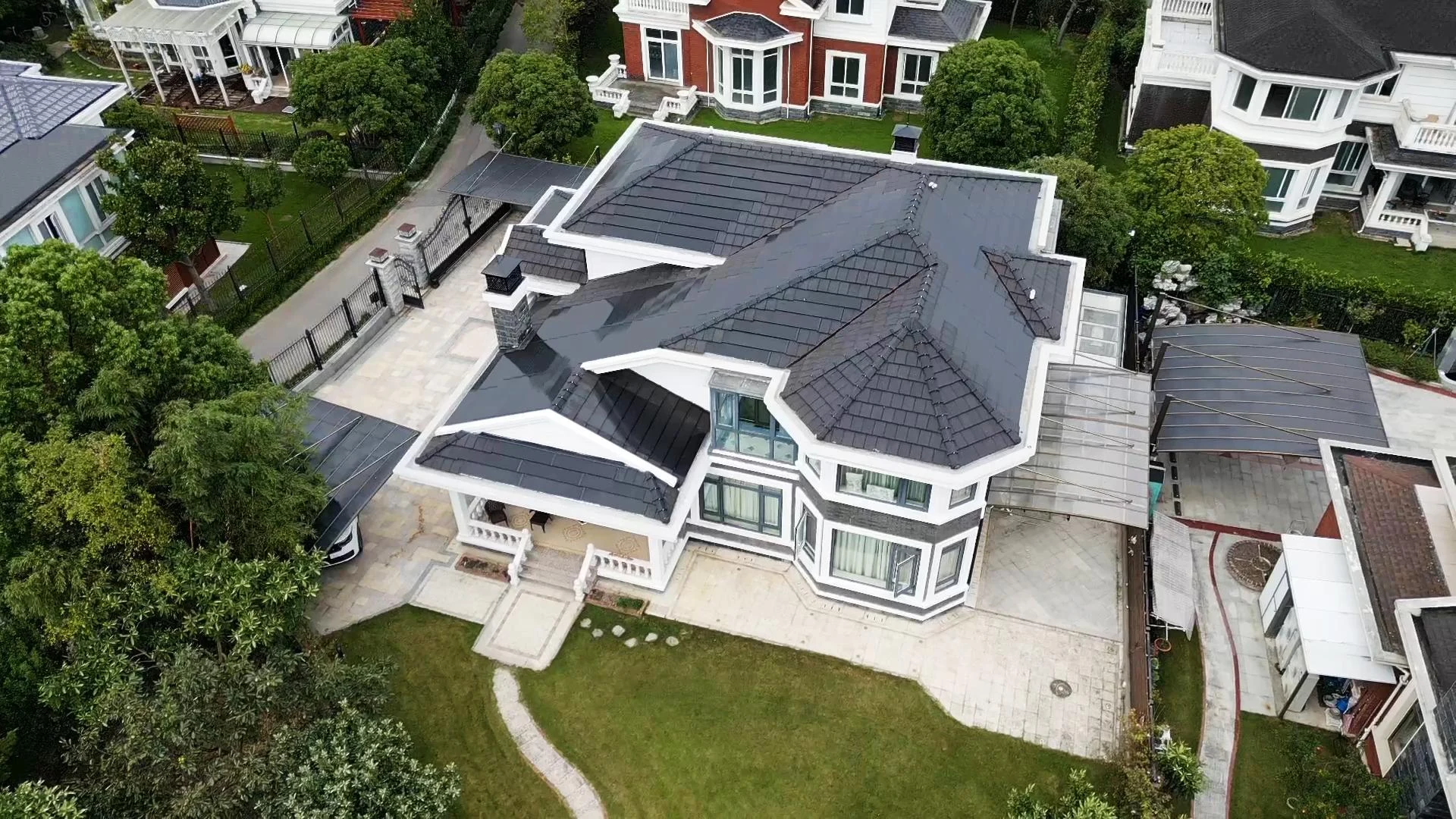 Shanghai Villa Roof Integration